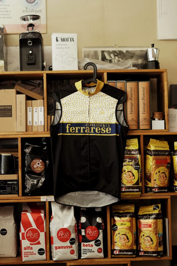Espresso Ferrarese Ciclyng Windweste 